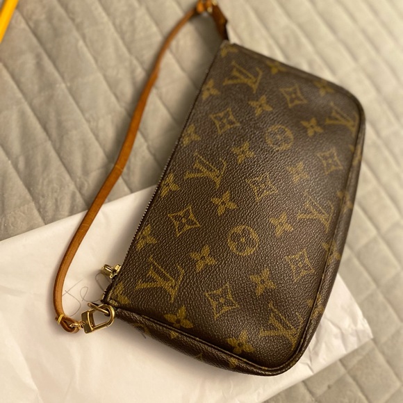 Louis Vuitton pochette accessorie - Picture 7 of 15